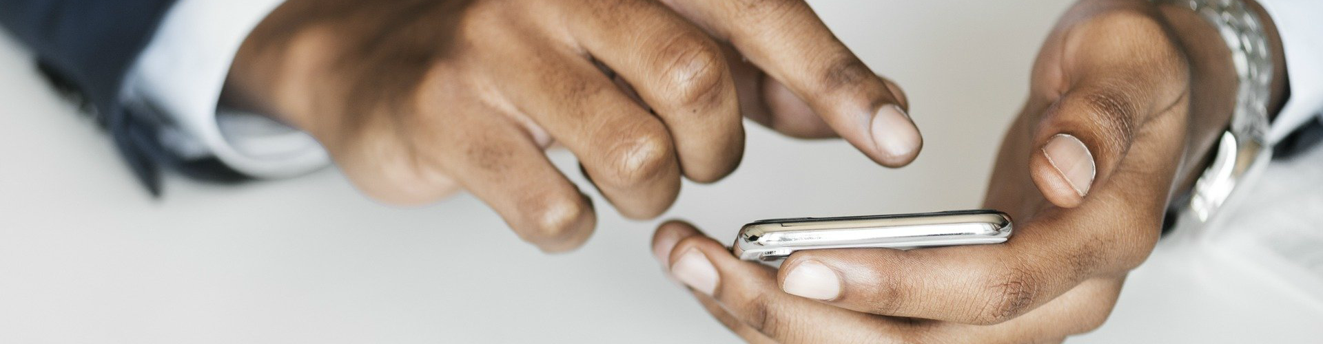 blur-cellphone-close-up-943628.png